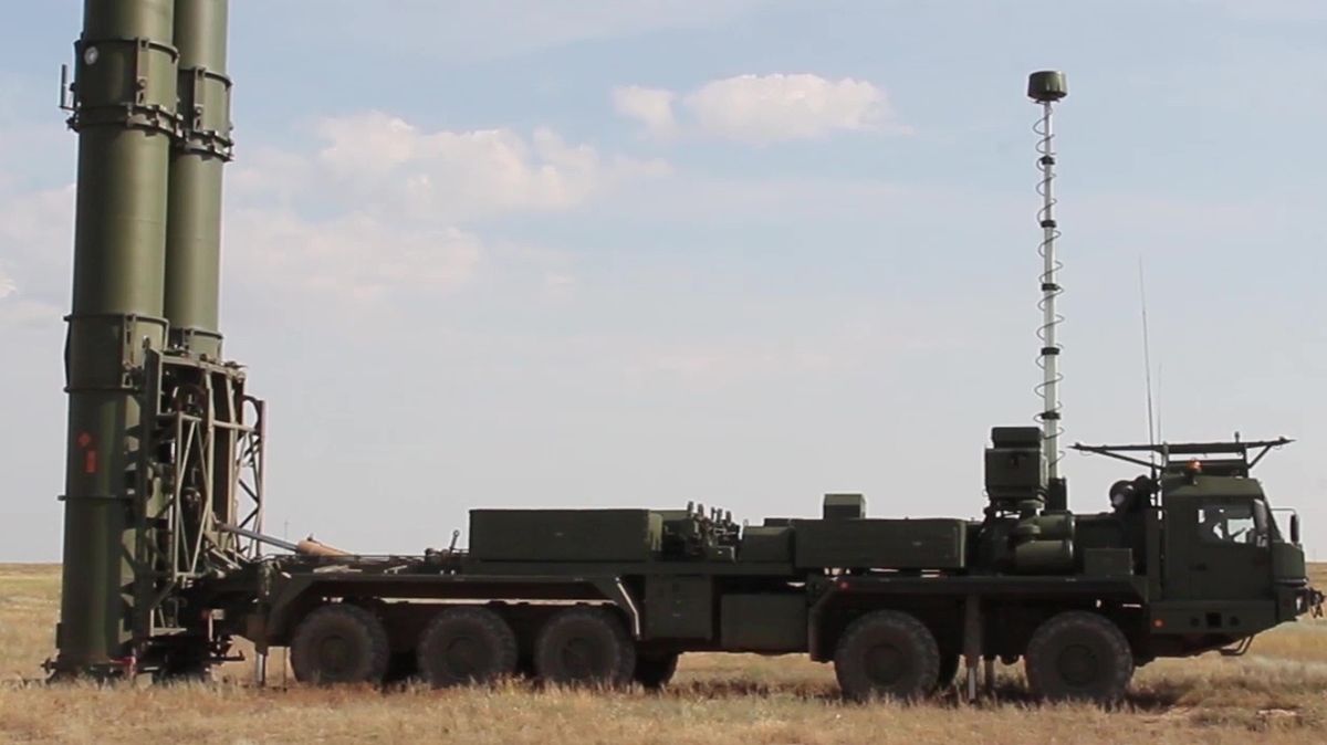 Šojgu slíbil armádě nový systém protivzdušné obrany S-500. Tři roky po Putinovi